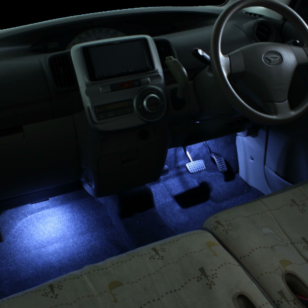 タント/タントカスタム(L375S/L385S)専用LEDフットライトキット 